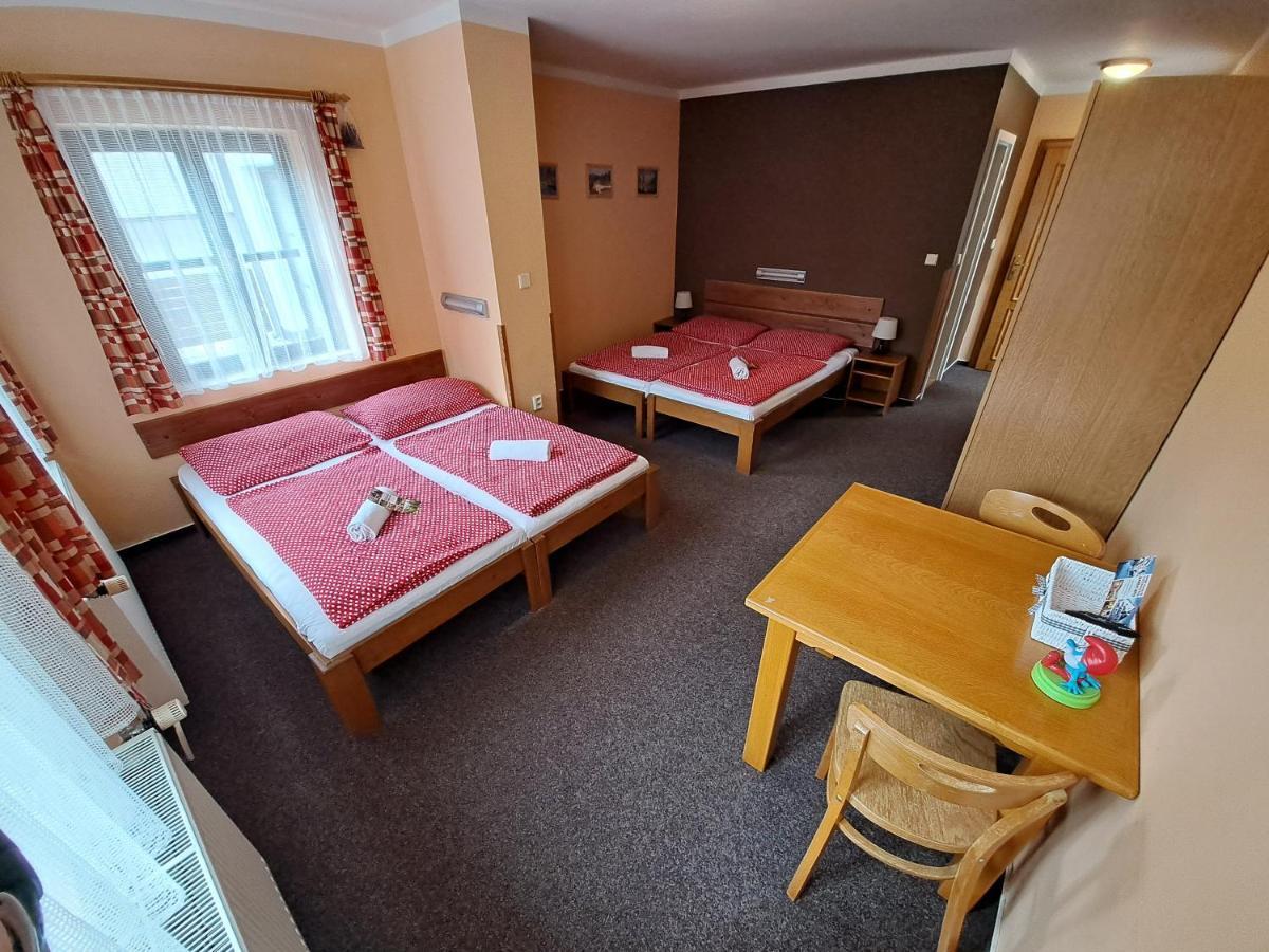 Hotel U Bernardyna Harrachov Esterno foto