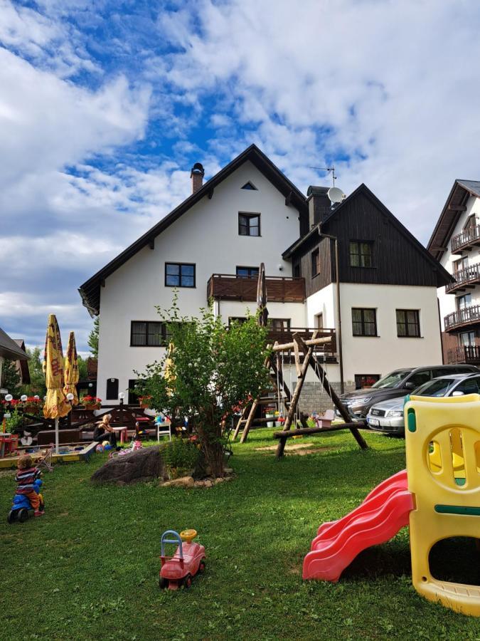 Hotel U Bernardyna Harrachov Esterno foto