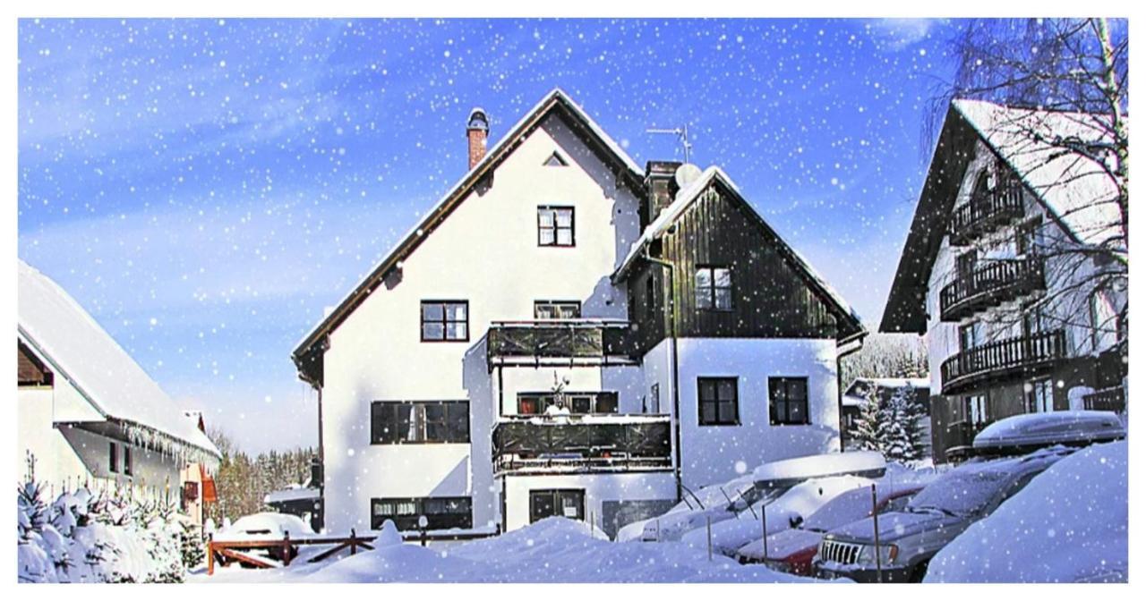Hotel U Bernardyna Harrachov Esterno foto